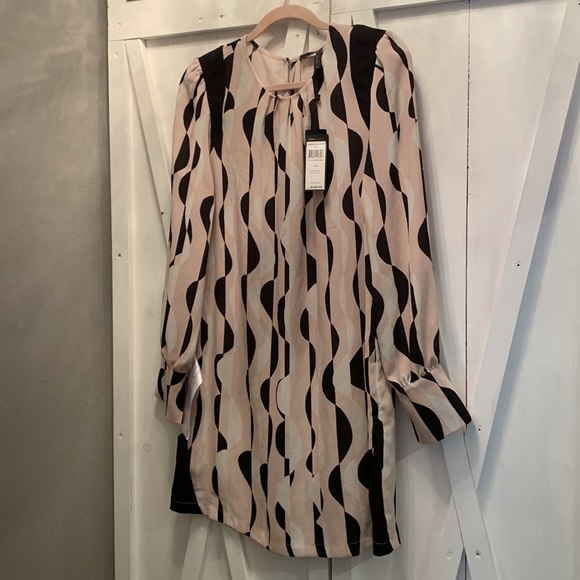⭐️🔥BCBG- MAXAZARIA Dress. Size M🔥⭐️ - Picture 2 of 6